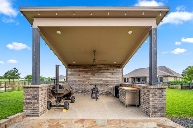 165 Waterstone Drive, Montgomery, TX 77356
