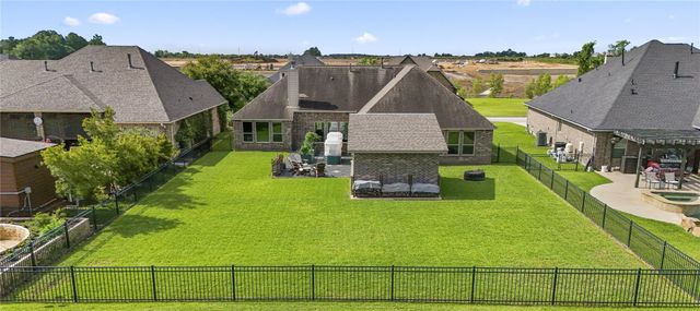 165 Waterstone Drive, Montgomery, TX 77356