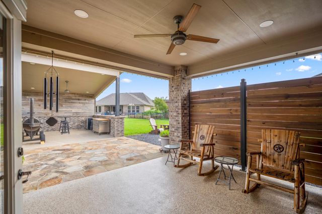 165 Waterstone Drive, Montgomery, TX 77356
