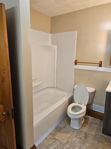 1034 19th Street, Rock Island, IL 61201