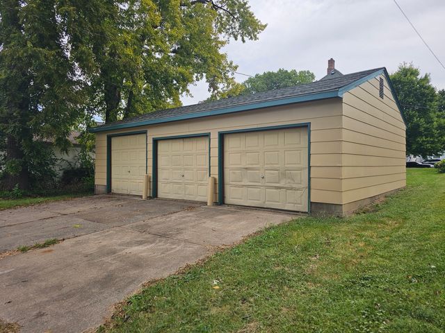 1034 19th Street, Rock Island, IL 61201