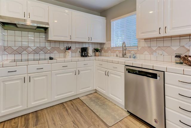 2740 Northglen St, Sacramento, CA 95833