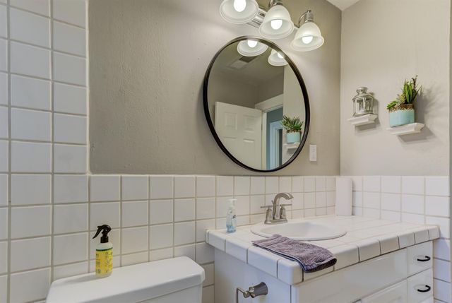 2740 Northglen St, Sacramento, CA 95833