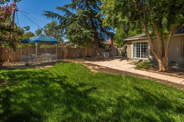 2740 Northglen St, Sacramento, CA 95833
