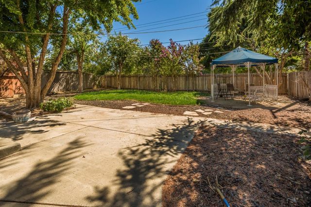 2740 Northglen St, Sacramento, CA 95833