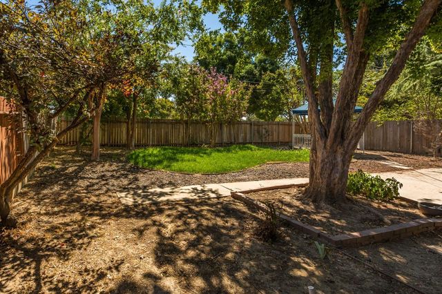 2740 Northglen St, Sacramento, CA 95833
