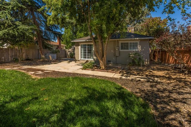 2740 Northglen St, Sacramento, CA 95833