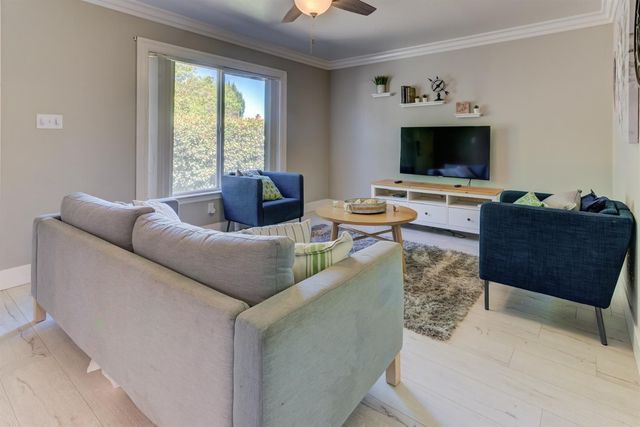 2740 Northglen St, Sacramento, CA 95833