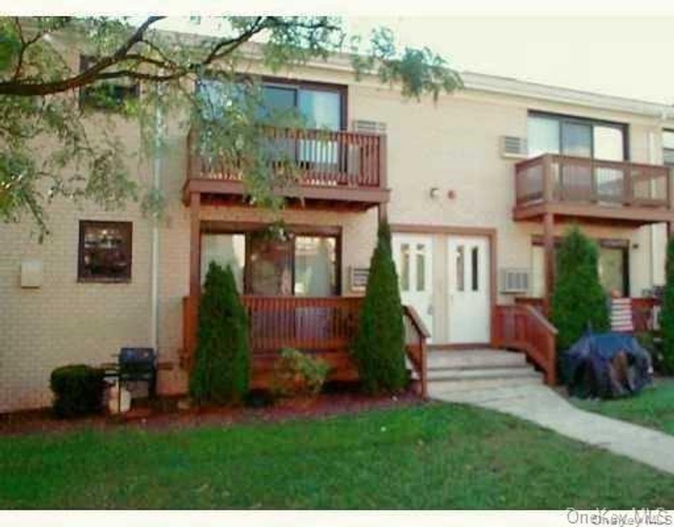 220 Sneden Place 220, Spring Valley, NY 10977 — exterior