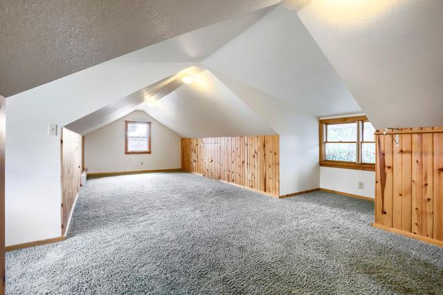 1861 Ivy Avenue E, Saint Paul, MN 55119
