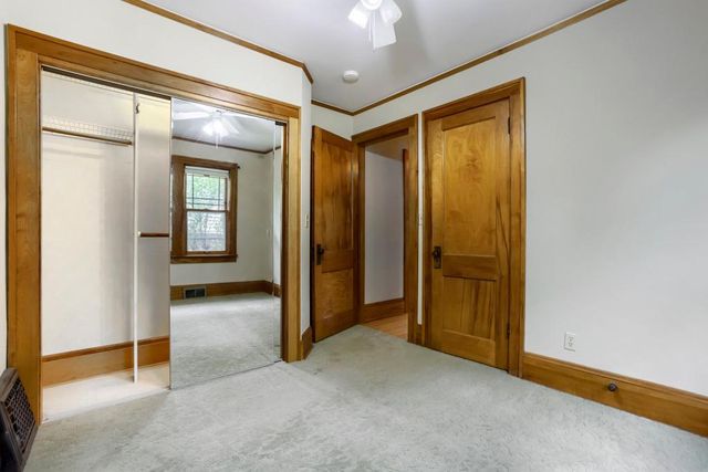 1861 Ivy Avenue E, Saint Paul, MN 55119