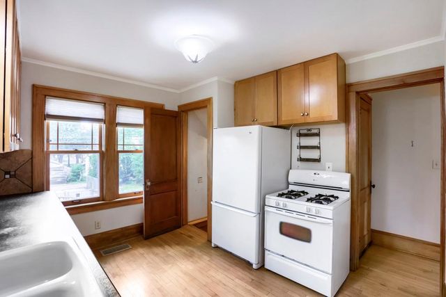 1861 Ivy Avenue E, Saint Paul, MN 55119