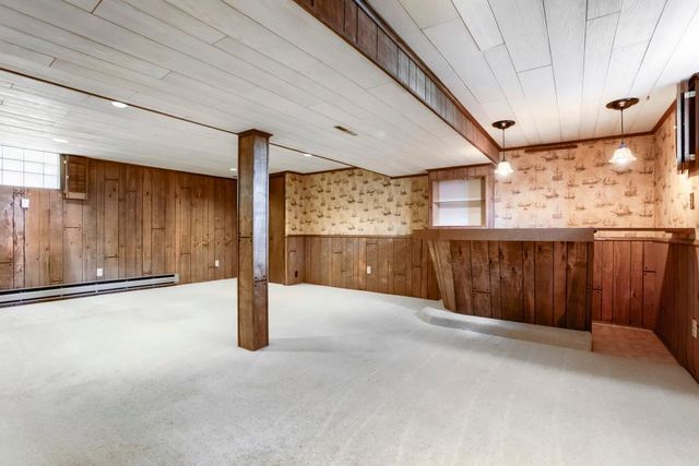 1861 Ivy Avenue E, Saint Paul, MN 55119