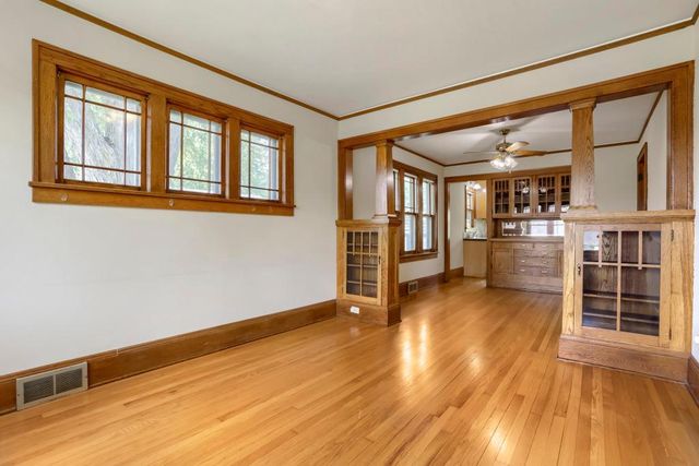 1861 Ivy Avenue E, Saint Paul, MN 55119