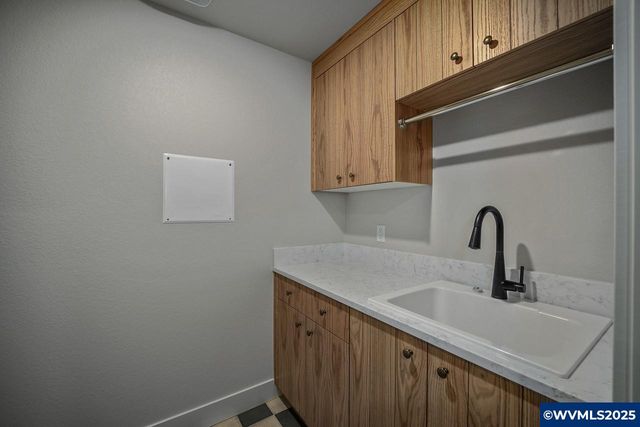 7532 Lennox Ln NE, Keizer, OR 97303