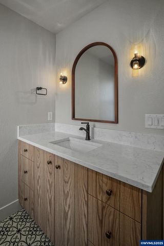 7532 Lennox Ln NE, Keizer, OR 97303