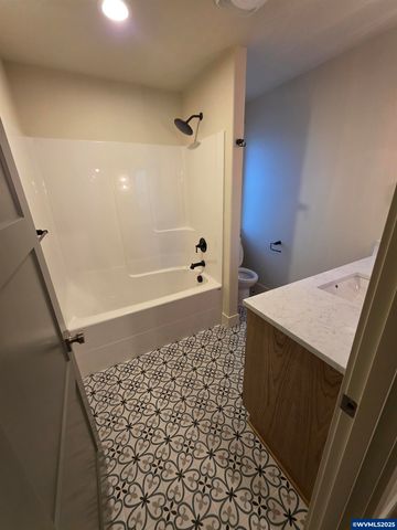 7532 Lennox Ln NE, Keizer, OR 97303