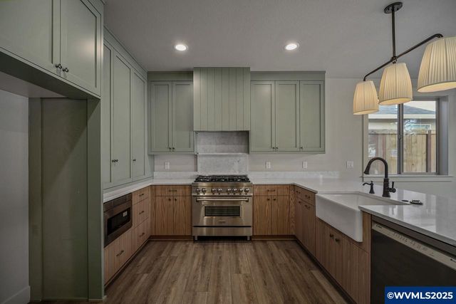 7532 Lennox Ln NE, Keizer, OR 97303