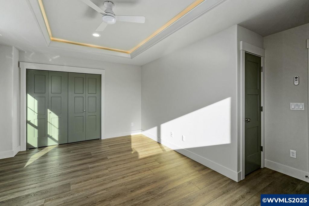 Image 27 of property listing at 7532 Lennox Ln NE, Keizer, OR 97303