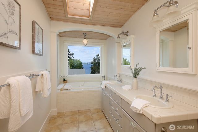 428 2nd Street, Langley, WA 98260