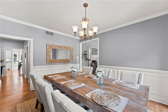 1567 Oakwood Lane, Liberty, MO 64068
