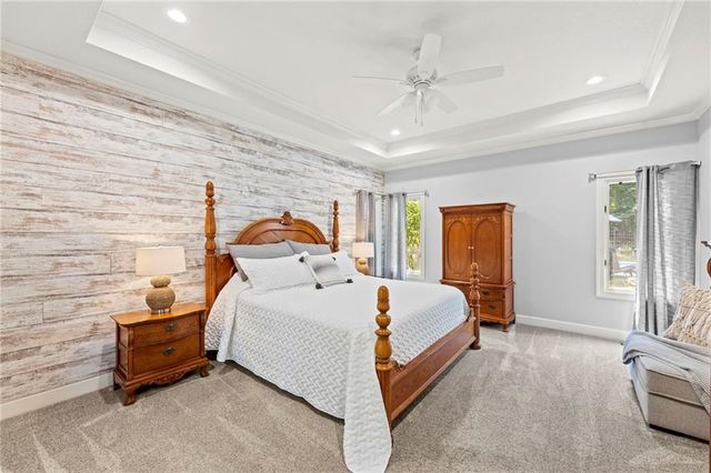 1567 Oakwood Lane, Liberty, MO 64068