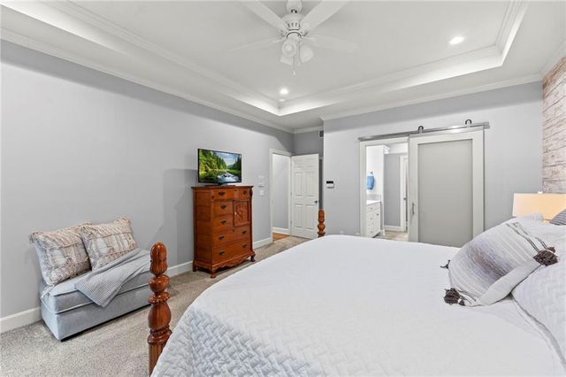 1567 Oakwood Lane, Liberty, MO 64068