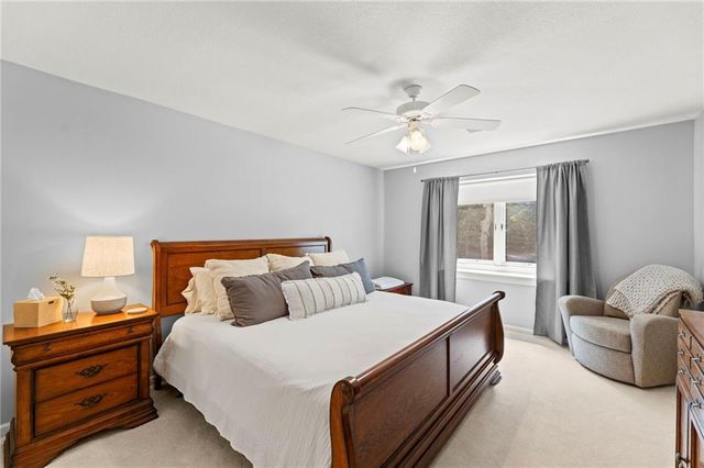 1567 Oakwood Lane, Liberty, MO 64068