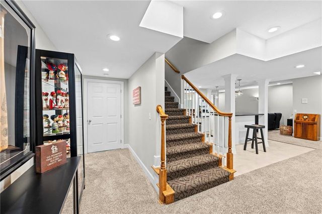 1567 Oakwood Lane, Liberty, MO 64068