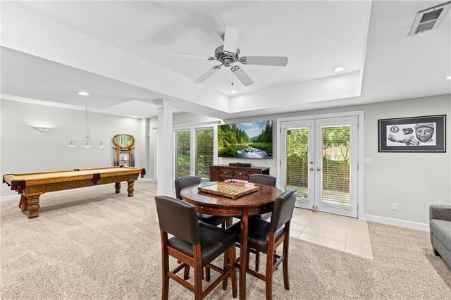 1567 Oakwood Lane, Liberty, MO 64068