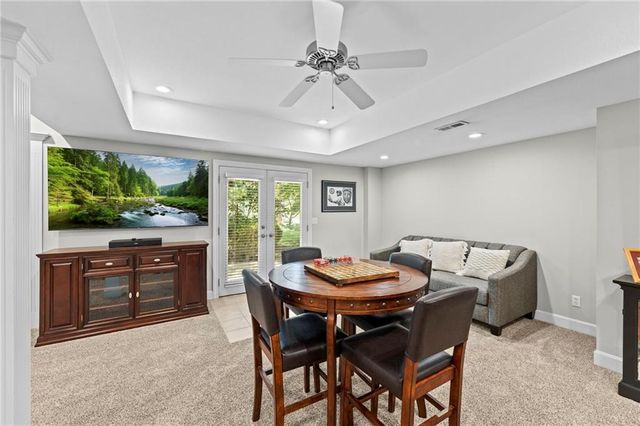 1567 Oakwood Lane, Liberty, MO 64068