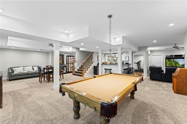1567 Oakwood Lane, Liberty, MO 64068