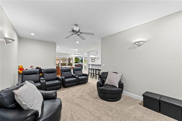 1567 Oakwood Lane, Liberty, MO 64068