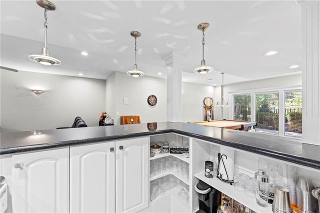 1567 Oakwood Lane, Liberty, MO 64068