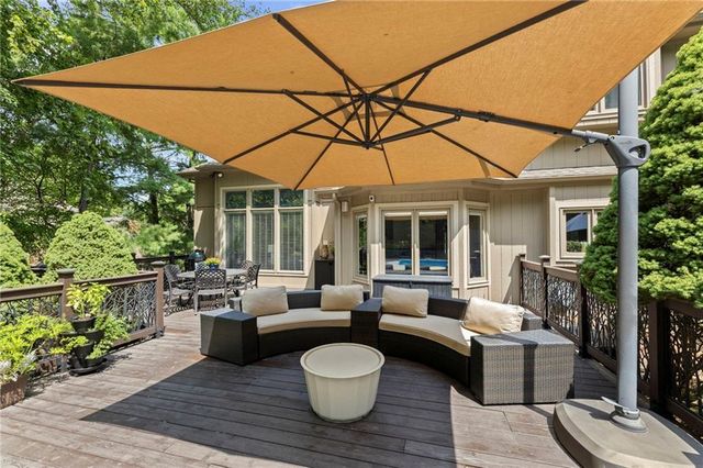 1567 Oakwood Lane, Liberty, MO 64068
