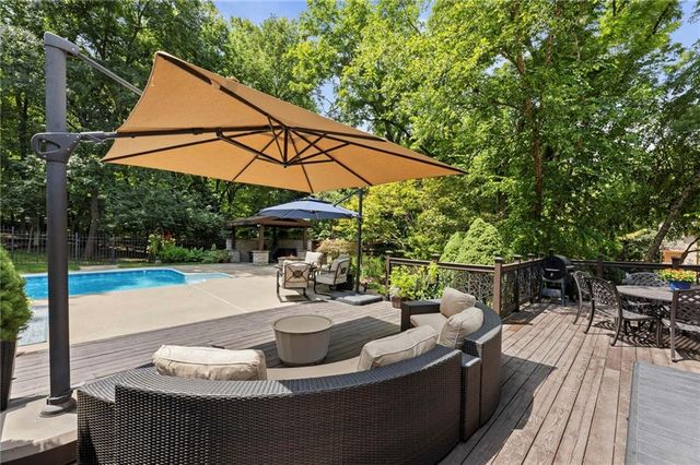 1567 Oakwood Lane, Liberty, MO 64068
