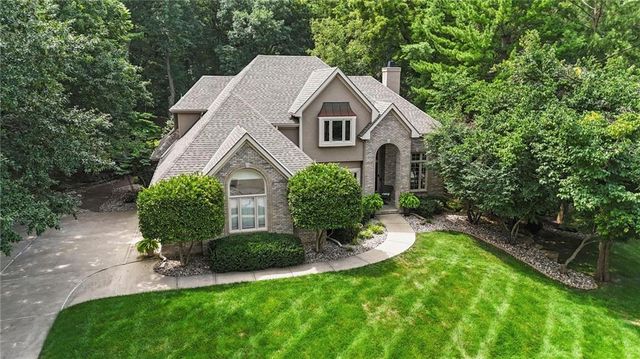 1567 Oakwood Lane, Liberty, MO 64068