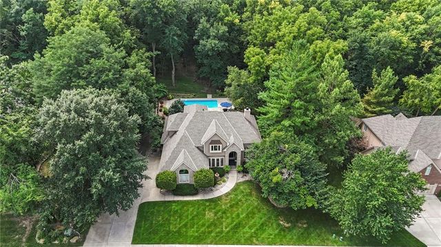 1567 Oakwood Lane, Liberty, MO 64068