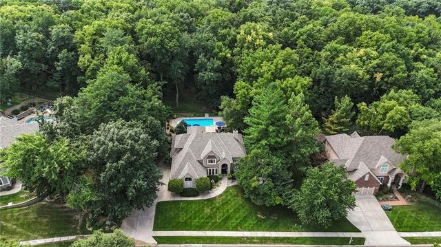 1567 Oakwood Lane, Liberty, MO 64068