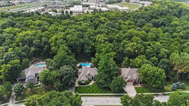 1567 Oakwood Lane, Liberty, MO 64068