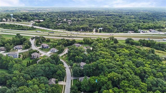 1567 Oakwood Lane, Liberty, MO 64068