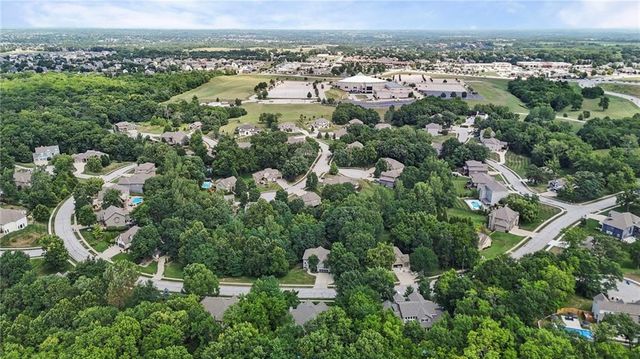 1567 Oakwood Lane, Liberty, MO 64068