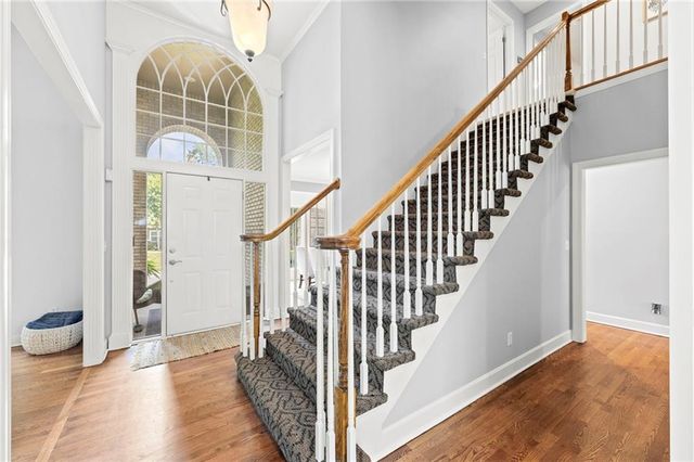 1567 Oakwood Lane, Liberty, MO 64068