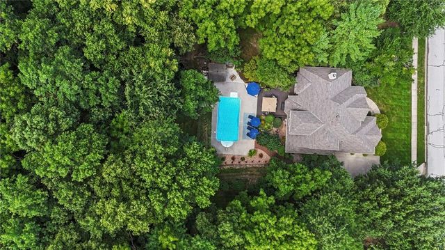 1567 Oakwood Lane, Liberty, MO 64068
