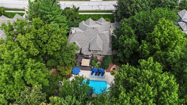 1567 Oakwood Lane, Liberty, MO 64068