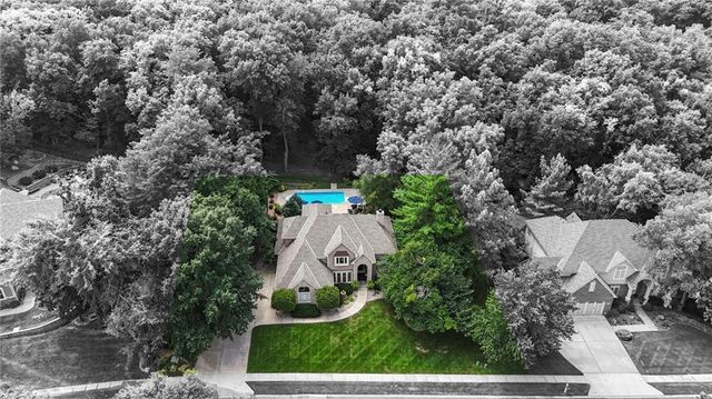 1567 Oakwood Lane, Liberty, MO 64068