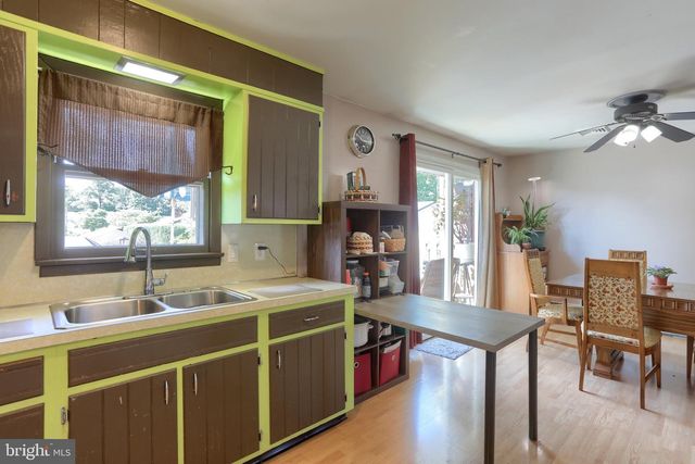 1411 ESTHER DR, Lebanon, PA 17042