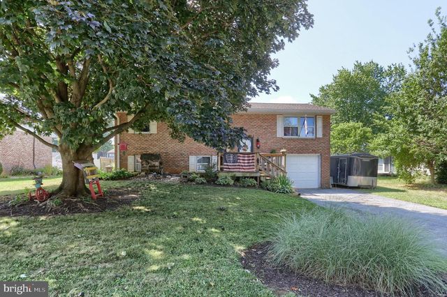 1411 ESTHER DR, Lebanon, PA 17042