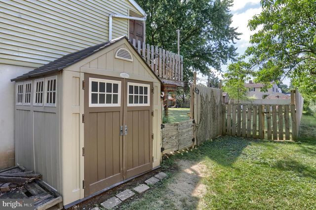 1411 ESTHER DR, Lebanon, PA 17042