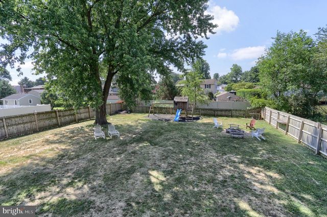 1411 ESTHER DR, Lebanon, PA 17042